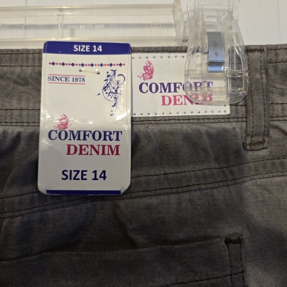 NWT Domfort Denim. Skirt. A38 - Picture 3 of 3